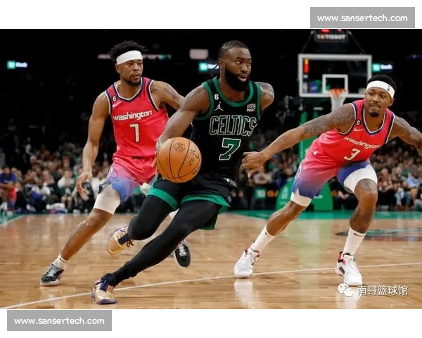 聚焦vs伊东的对决解析技术风格与赛场走向前瞻全面观察深度评估